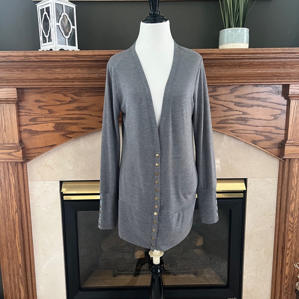 Hawthorne Women's‎ Gray Snap Button Cardigan Sweater Size Medium